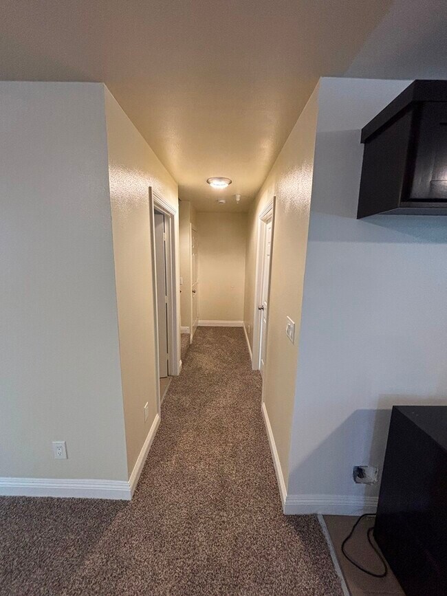 Foto del edificio - 215 E 103rd St