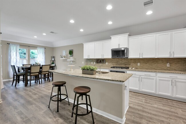 Foto del edificio - 24203 Rocky Brook Falls