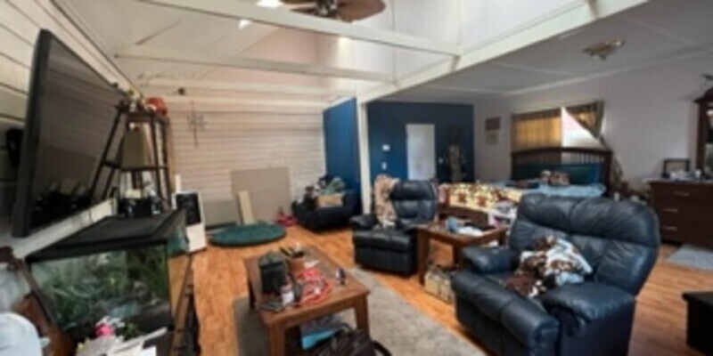 Primary Photo - 357 W. Sheridan #2