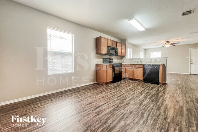 Building Photo - 2025 Kickapoo Trail