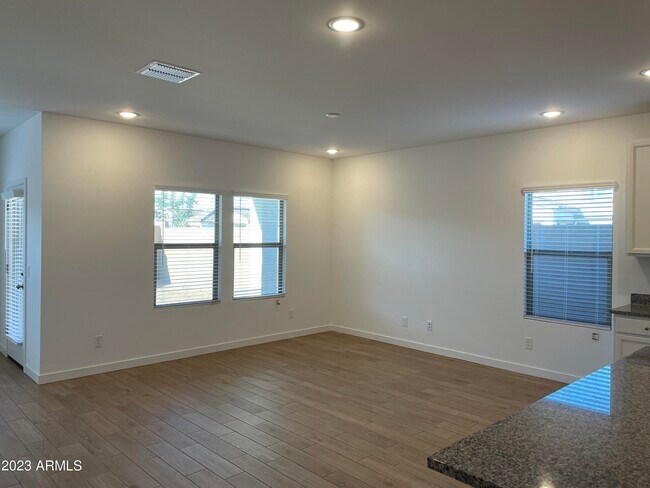 Foto del edificio - 8618 W Augusta Ave