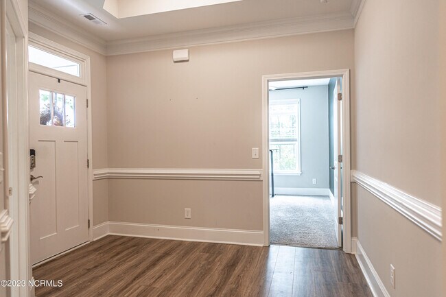 Foto del edificio - 153 Keowee Cir