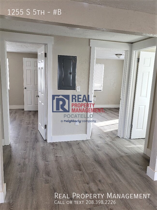 Foto del edificio - 2 Bedroom 1 bath Apartment - Near ISU