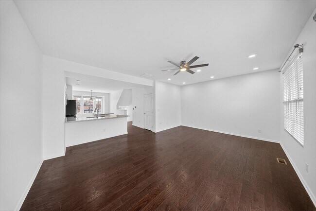 Building Photo - 49527 Lantern Wy