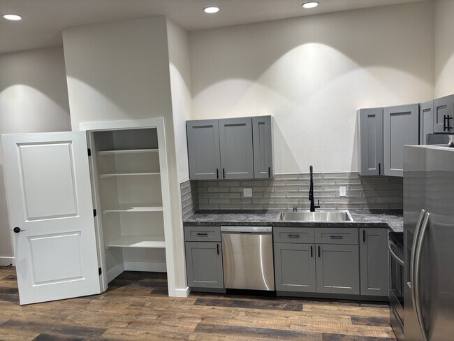 Foto del edificio - 1846 Dell Ave