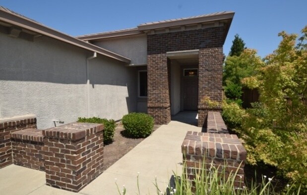 Building Photo - 2067 Horseshoe Glen Cir