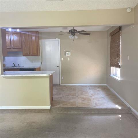 Building Photo - 2925 Portales Dr