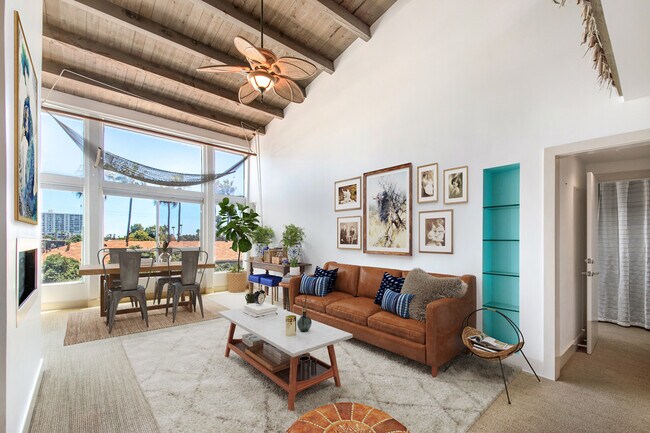 Building Photo - 2221 Ocean Ave