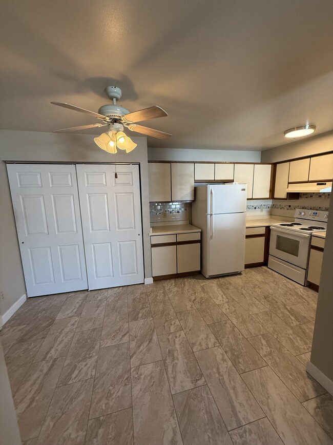 Kitchen with Pantry - Hemlock Street Apartments