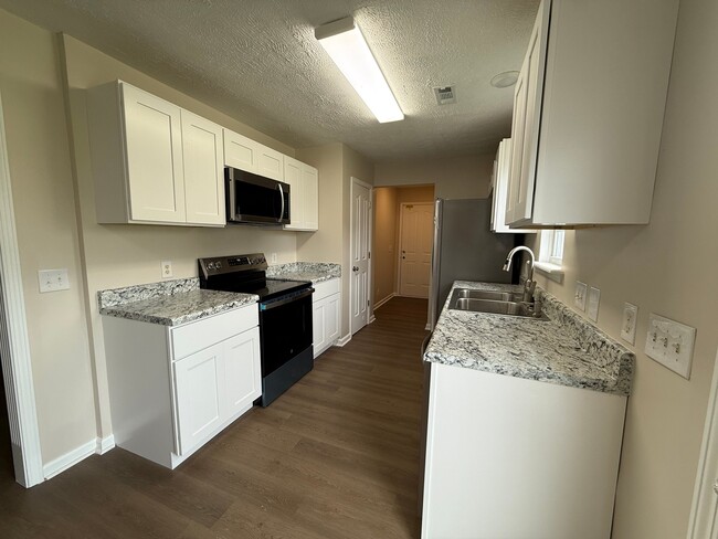 Building Photo - 1240 Shannon Ln