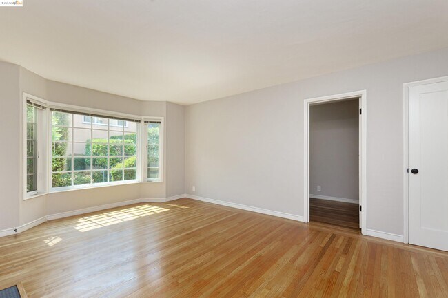 Foto del edificio - 383 Adams St.