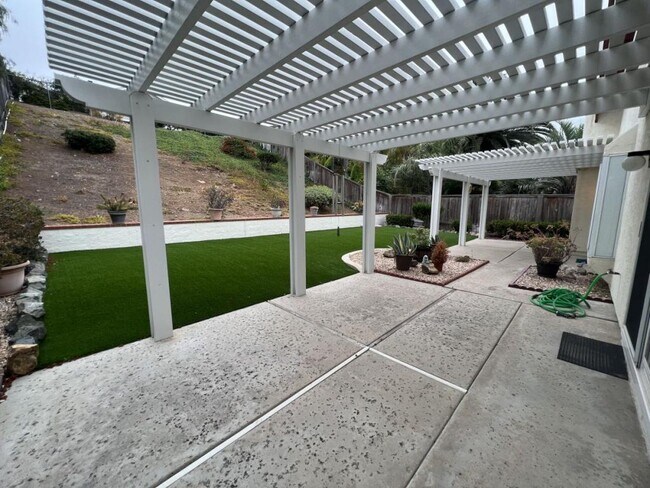 Building Photo - 9049 Oviedo St