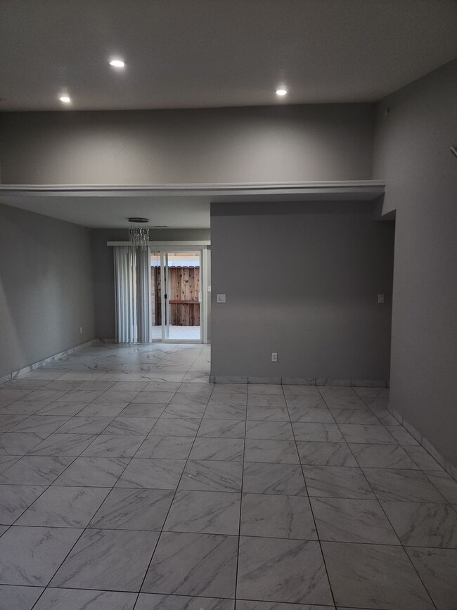 Foto del edificio - 3 Bedroom 2 Bath in HOA Community with Com...