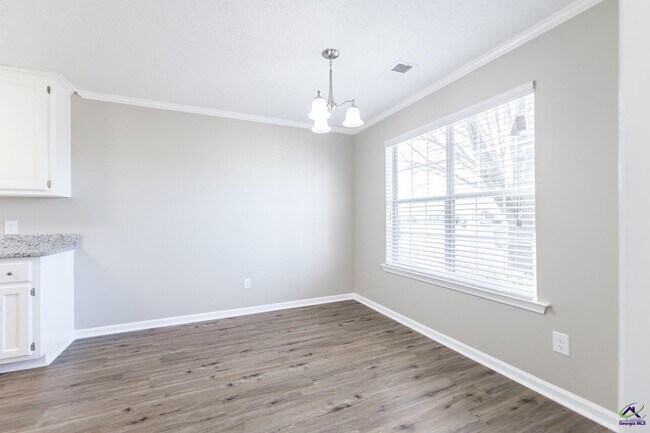 Foto del edificio - 404 Chadwyck Cir