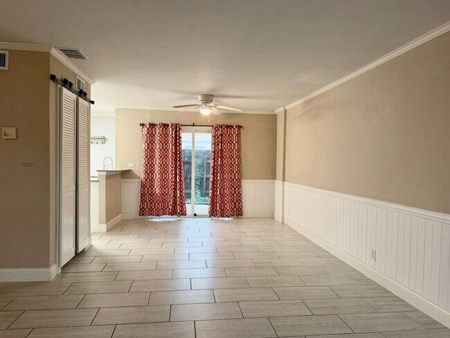 Foto del edificio - Modern Medical Center Gem with Stylish Upgrades & Private Patio Living