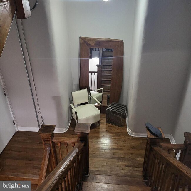 Foto del edificio - 2012 Mt Royal Terrace