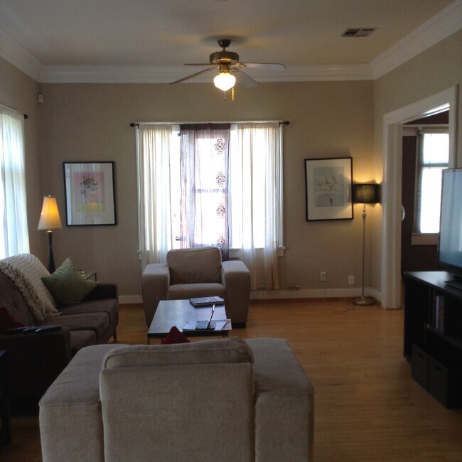 Foto del edificio - 2908 N Harvey Pkwy
