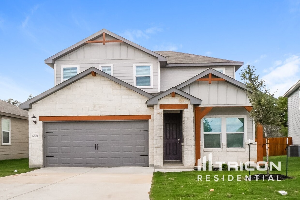 13651 Emerson Way St. Hedwig TX House Rental in Saint Hedwig, TX