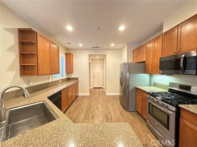 Foto del edificio - 7331 Shelby Pl