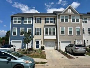 Building Photo - 213 Willowshire Ct