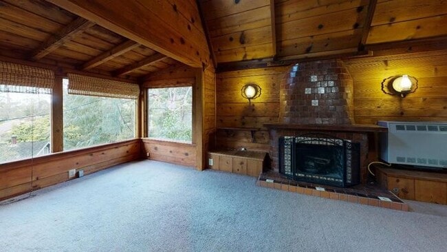 Building Photo - One Bedroom in Downtown Carmel By The Sea