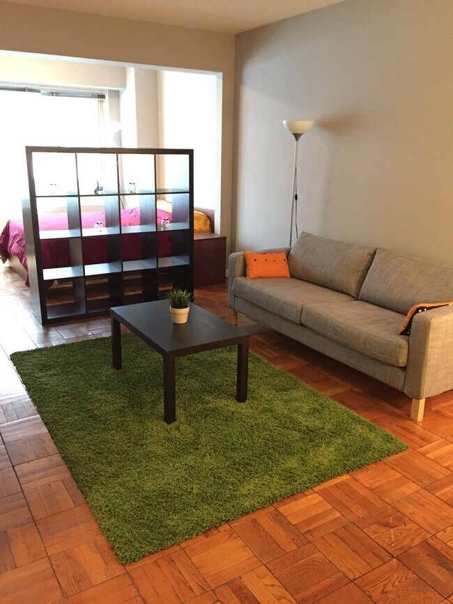 Foto del edificio - Furnished Studio Apt. in Dupont Circle. All Utilities Included...Available March 1s!