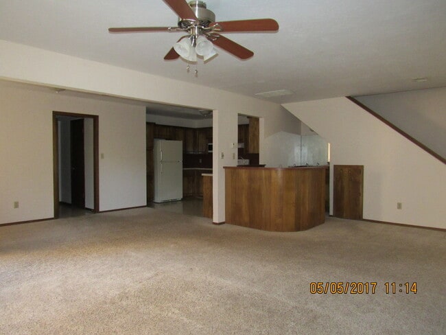 Building Photo - PET'S NEGOTIABLE WITH HOMEOWNER APPROVAL!!