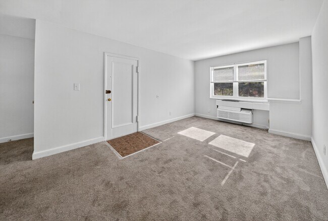 Foto del edificio - Croydon Manor Apartments