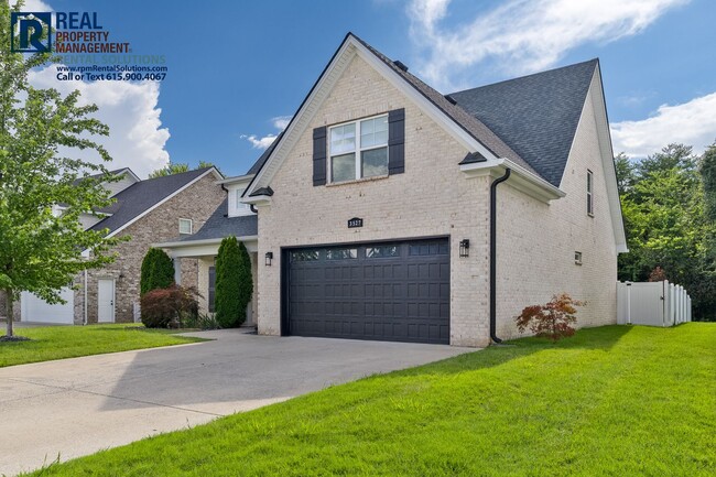 Building Photo - 3527 Pershing Dr