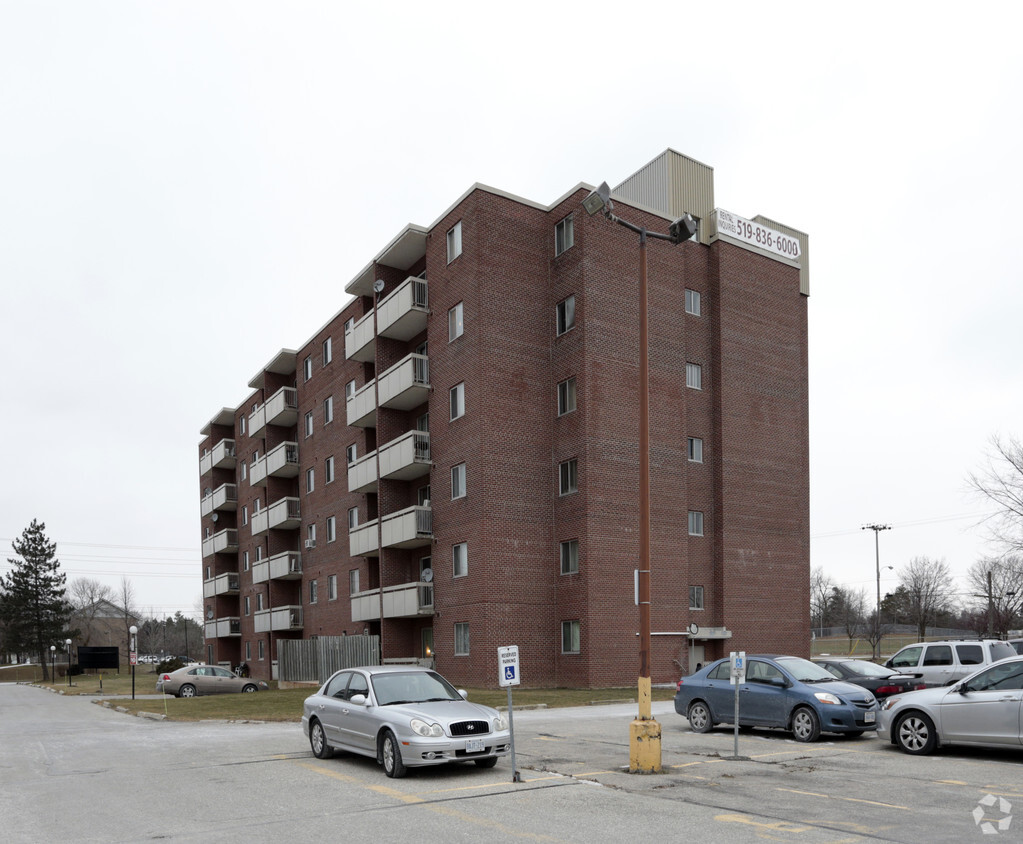 Photo du bâtiment - Westport Towers