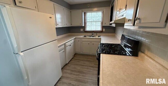 Foto del edificio - 7307 N Oxford Pl
