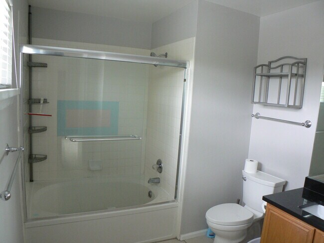 Foto del edificio - 4975 Twin Lakes Rd