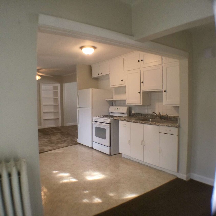Primary Photo - 9104 W Greenfield Ave