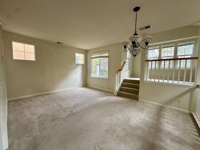 Foto del edificio - STYLISH SPACES FACING A GREENBELT DETACHED...