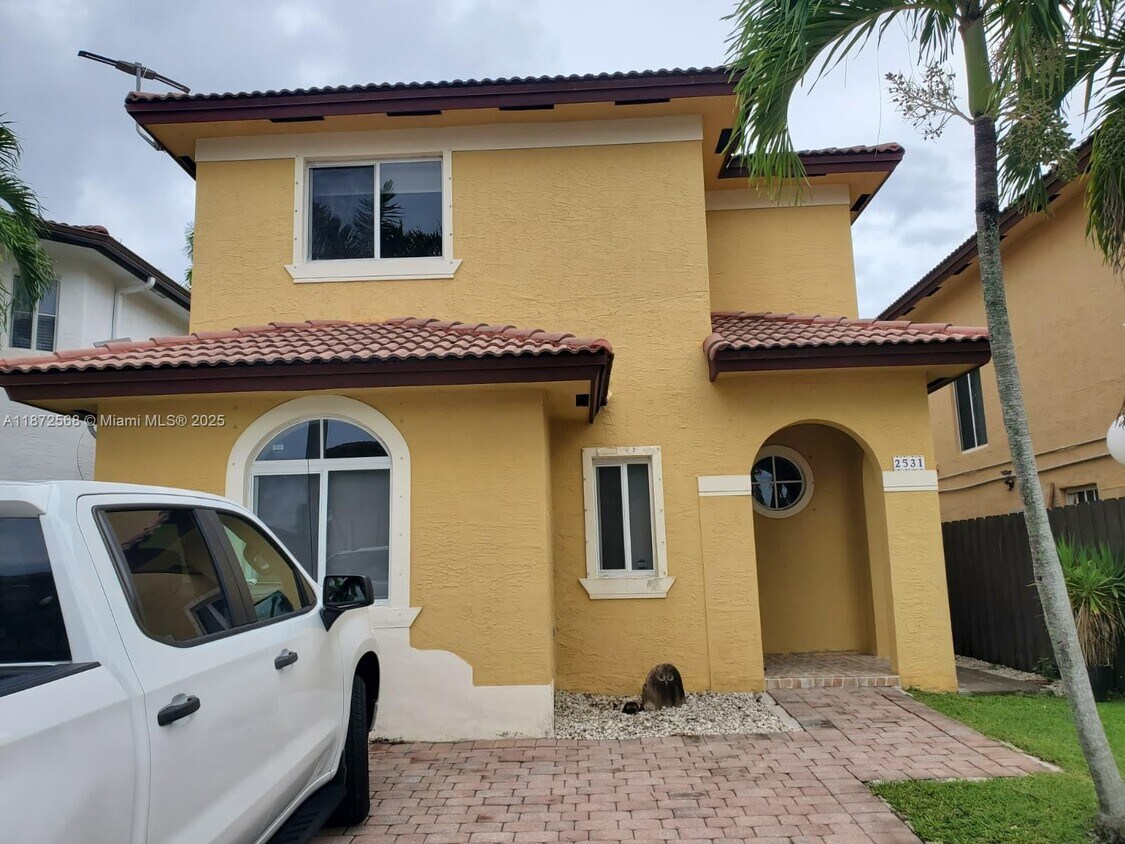 Foto principal - 2531 NE 41st Terrace