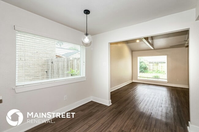 Foto del edificio - 4614 Cloudmount Dr