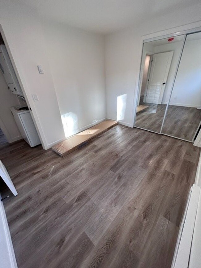 Building Photo - Completely Remodeled 2 BR/2 BA House avail...