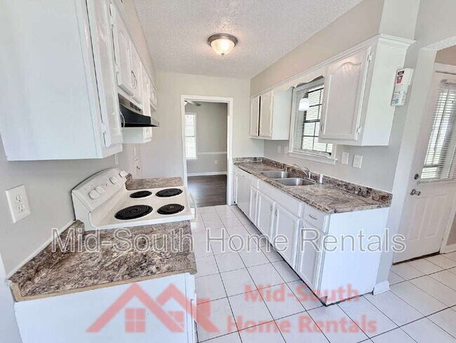 Foto del edificio - 4900 Walden Glen St