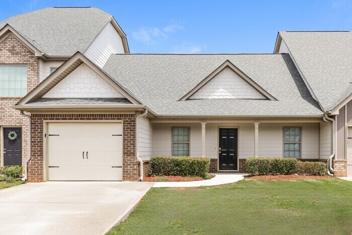 Foto principal - 141 Colony Park Ln