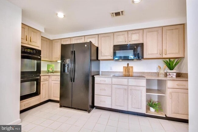 Building Photo - 930 Astern Way