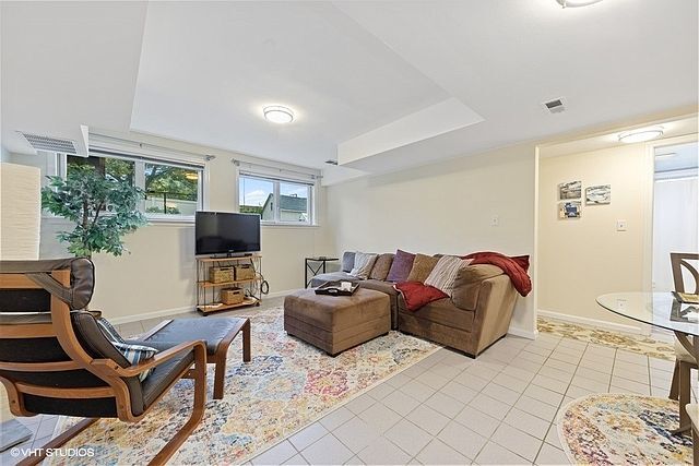 Family Room - 140 Arlington Ave
