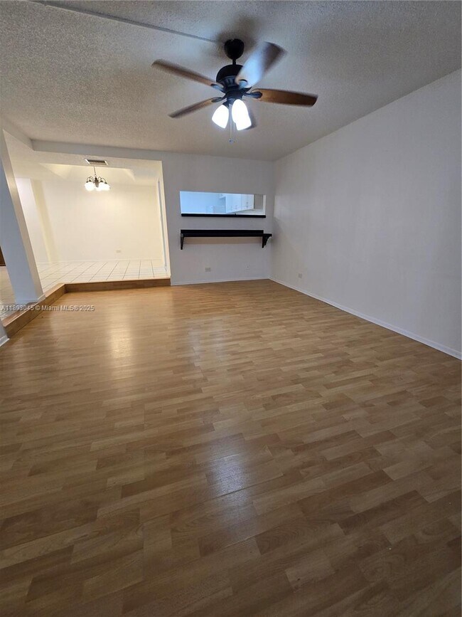 Foto del edificio - 3730 Inverrary Dr