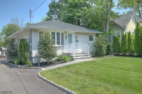 Foto del edificio - 457 Central Ave