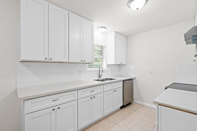 Foto del edificio - 14181 Splenwood Dr