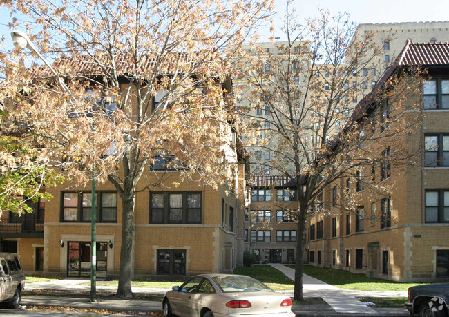 Building Photo - Everett Ave Courtyard Apts