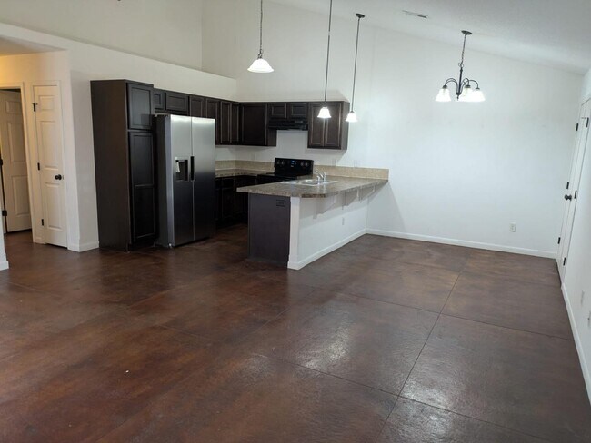 Foto del edificio - 1332 N Curtis Ct