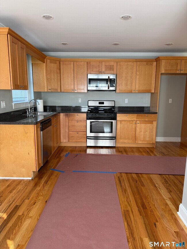 Building Photo - 57 Hollis Dr