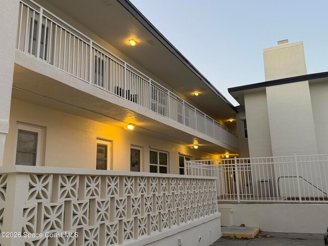 Building Photo - 154 Crescent Beach Dr