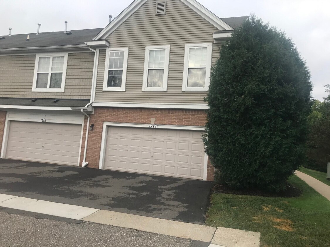 1219 Alameda Blvd Unit 66, Troy, MI 48085 Condo for Rent in Troy, MI
