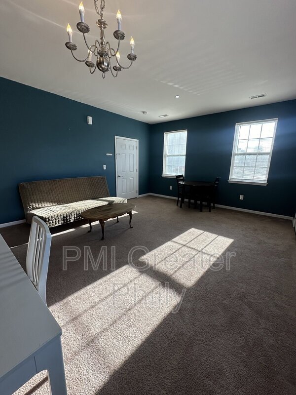 Foto del edificio - 4471 Driftwood Dr